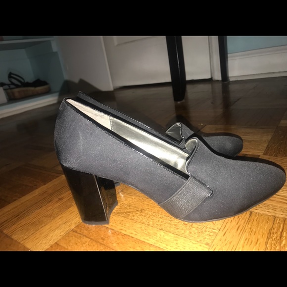 Shoes - Picture 1 of 4